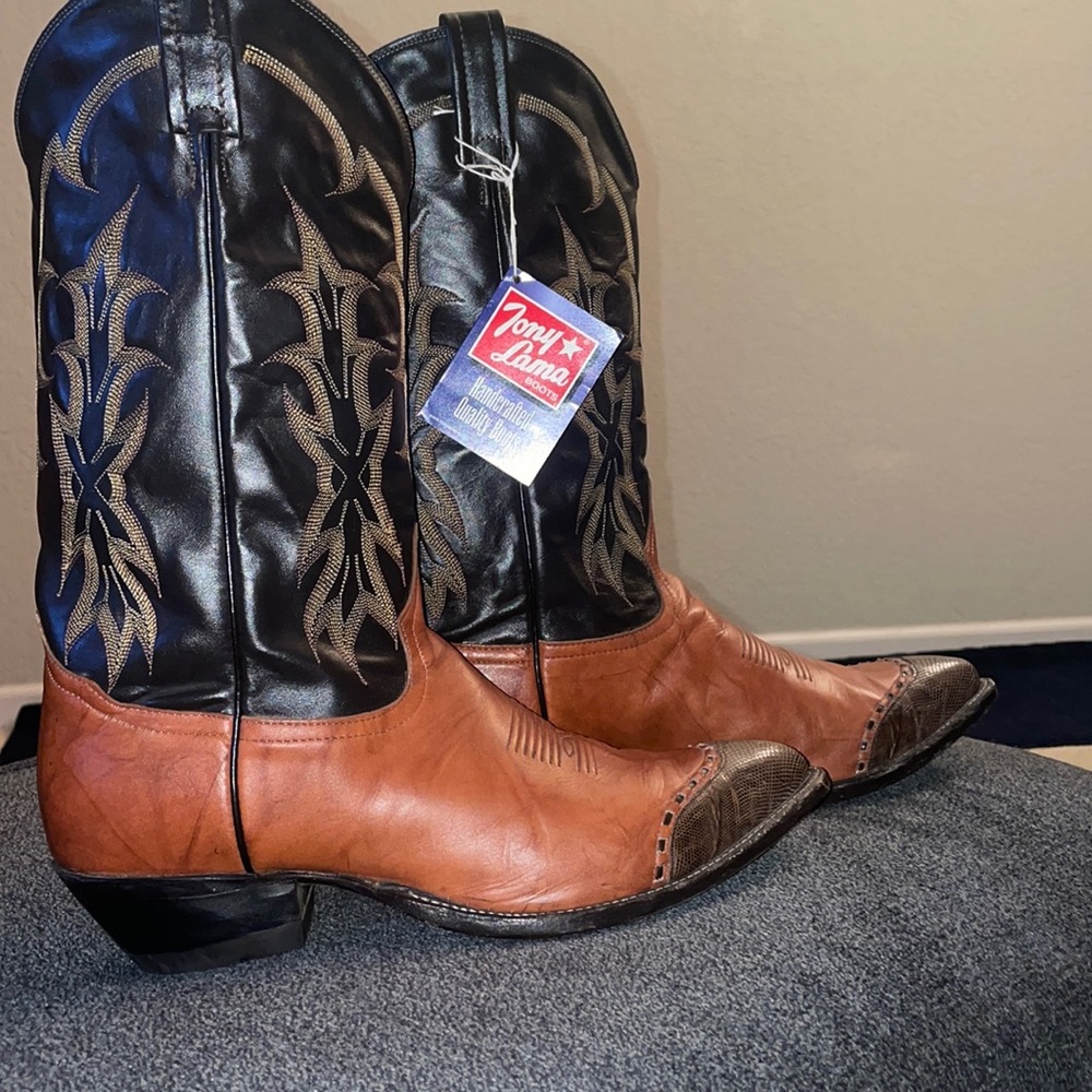 Vintage Tony Lama 6951 Leather Cowboy Boot with Lizard tip.